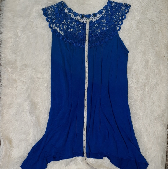 Blue Top with Flower Lace Collar - Picture 6 of 6